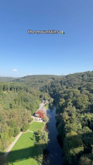 & was ist euer happy Place? 🌳💚🙋 Unserer ist auf 100m Höhe, ganz oben auf dem Brückenbogen 😁
#brückensteig #solingen #müngstenerbrücke #brückenpark #diebergischendrei #ausflügemitkind #ausflugnrw #ausflugszielnrw #exploring